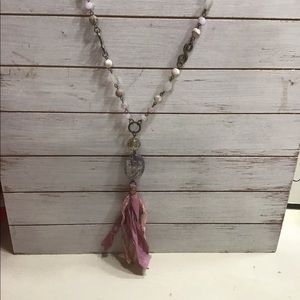 ⭐️ Gray with pink tassel necklace with extension ⭐️